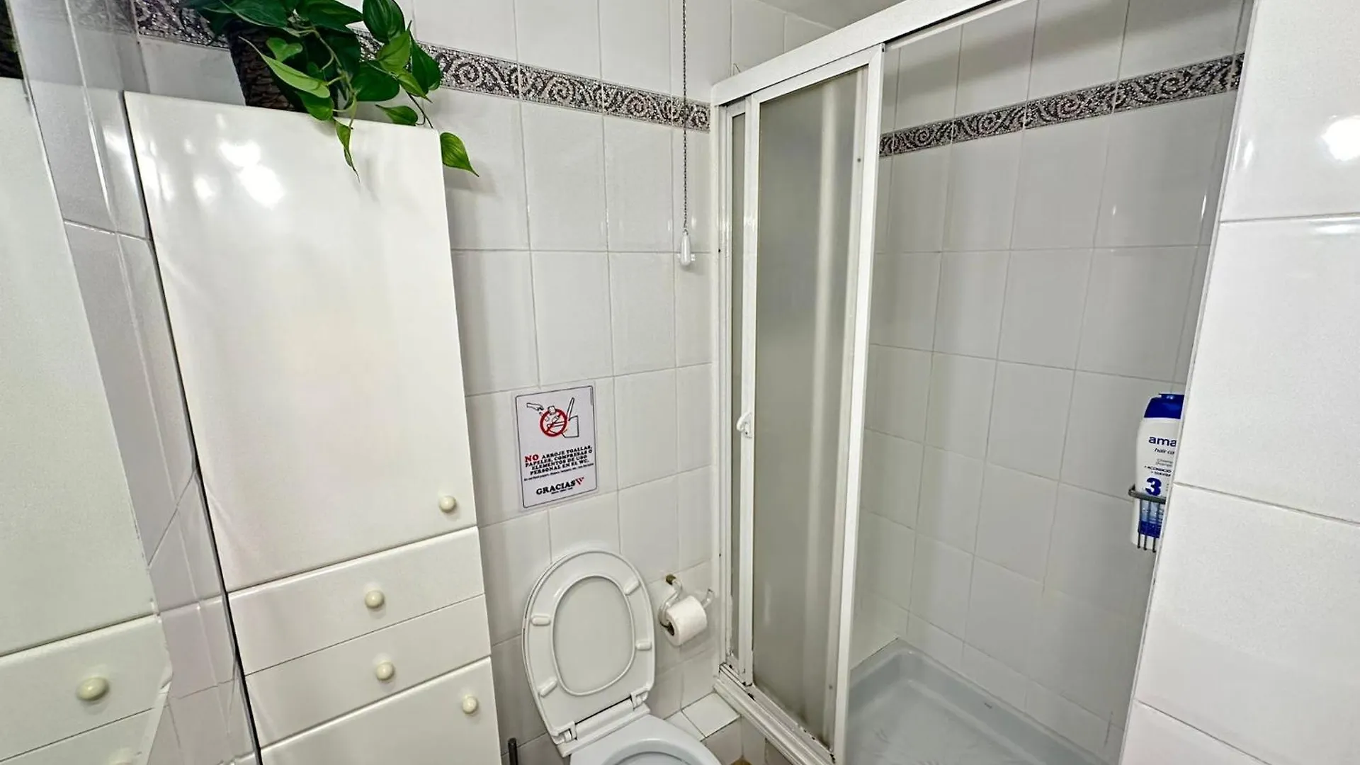 Alojamiento Viladomat Bed & Breakfast Barcelona 0*,  Spain