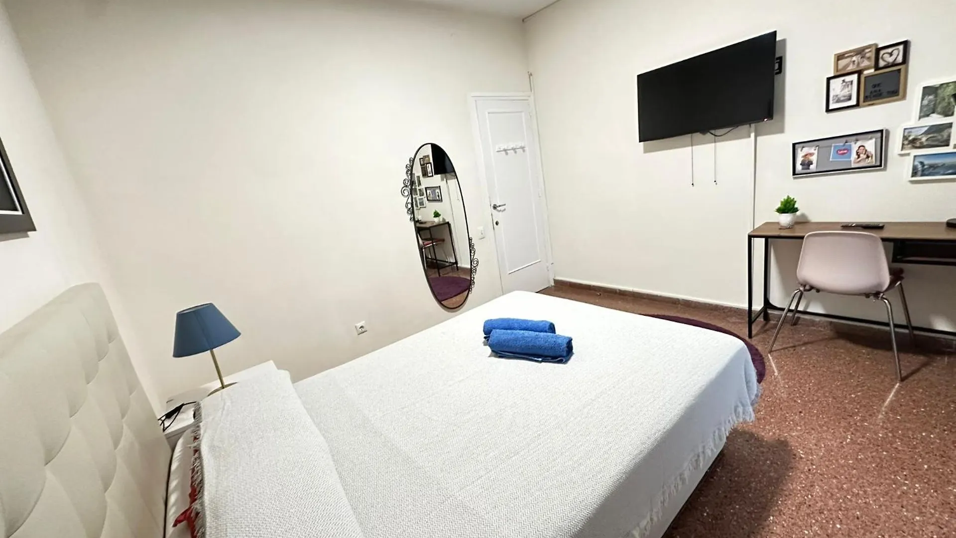 Alojamiento Viladomat Bed & Breakfast Barcelona 0*,  Spain