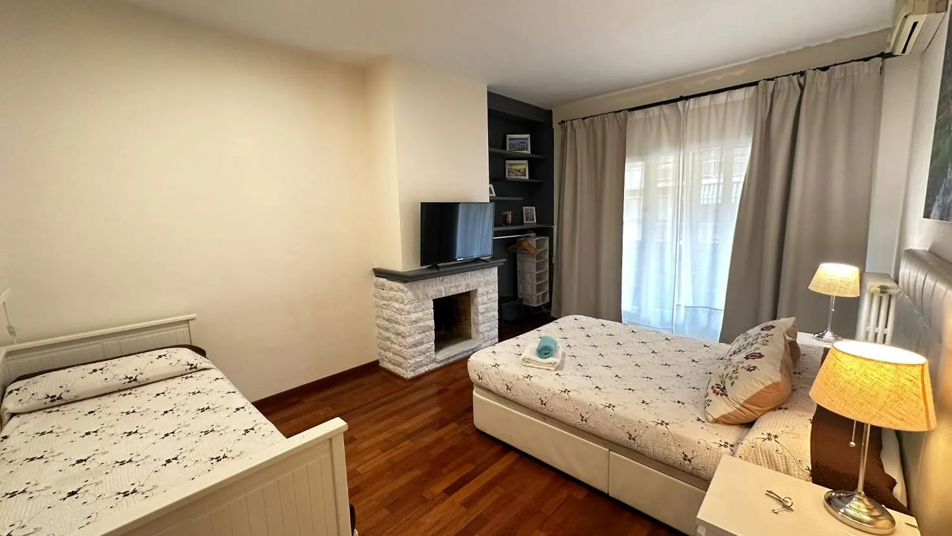 Alojamiento Viladomat Bed & Breakfast Barcelona 0*,  Spain